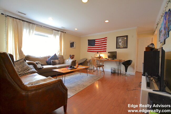 136 Newton St, Unit 3 in Boston, MA - Building Photo - Building Photo