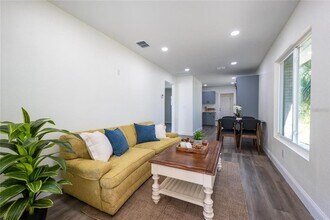 2128 13th St S in St. Petersburg, FL - Building Photo - Building Photo