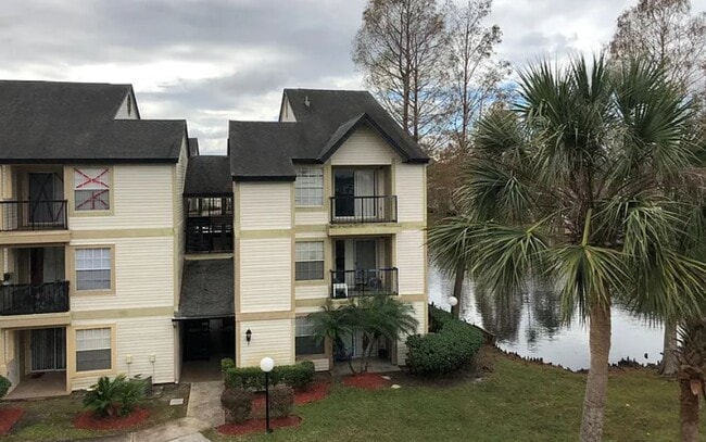 property at 1940 Lake Atriums Cir