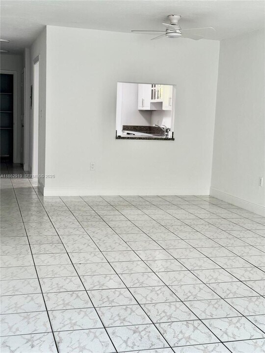 251 Galen Dr in Key Biscayne, FL - Building Photo