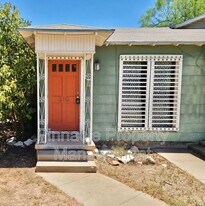 310 S Van Buren St in San Angelo, TX - Building Photo