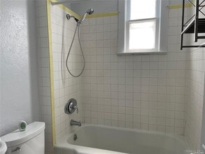 44 Cedar St in Stony Brook, NY - Building Photo - Building Photo