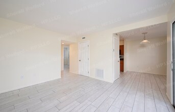 5739 Peregrine Ave in Orlando, FL - Foto de edificio - Building Photo