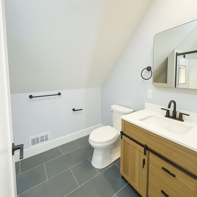 250 Norwell St, Unit 1 in Boston, MA - Foto de edificio - Building Photo