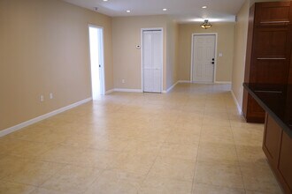 10703 SW 77th Ct, Unit 10703 SW 77 Court in Pinecrest, FL - Building Photo - Building Photo