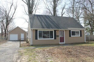 5516 Brokers Tip Ln in Louisville, KY - Building Photo