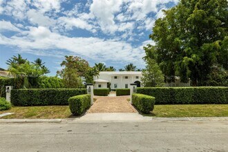 610 Sabal Palm Rd in Miami, FL - Building Photo - Building Photo