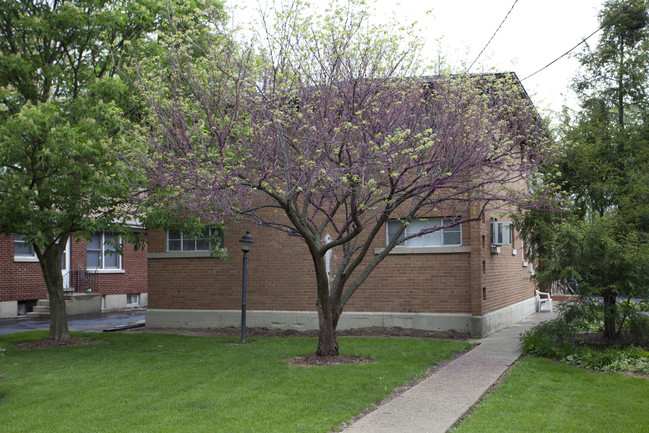 338 W Saint Charles Rd in Lombard, IL - Building Photo - Building Photo