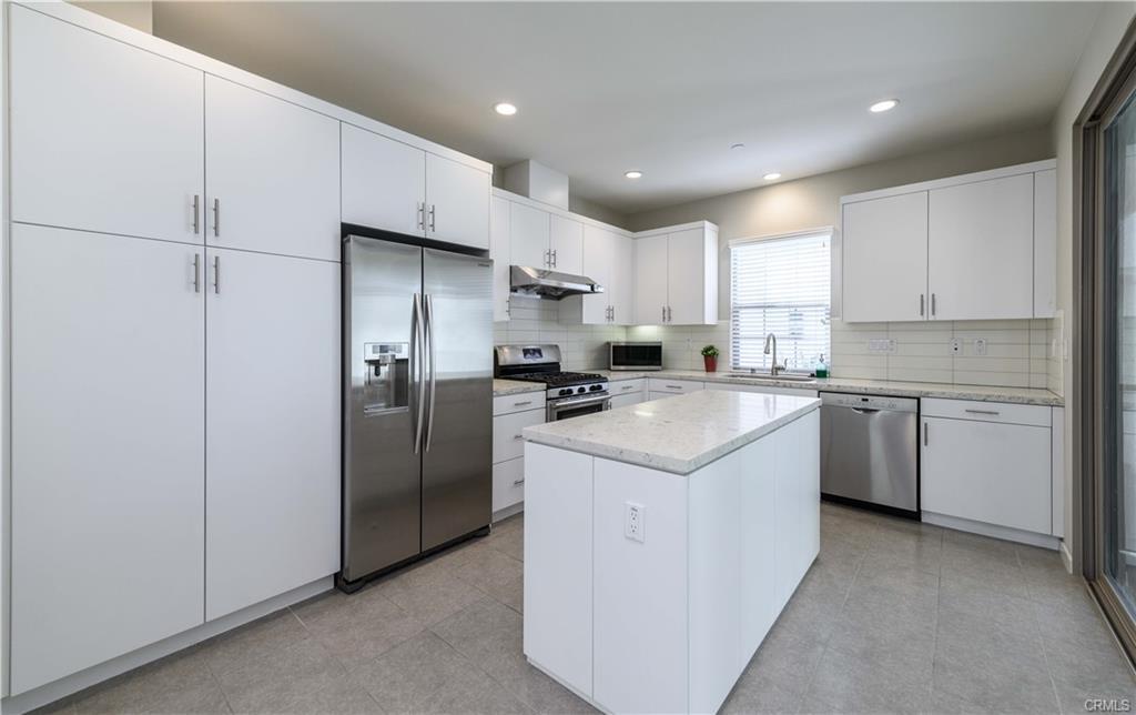 128 Briarberry in Irvine, CA - Building Photo
