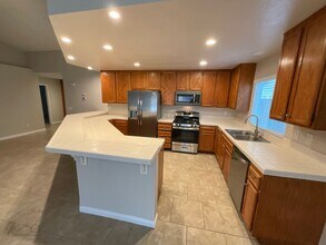 615 Sunset Ct in San Marcos, CA - Building Photo - Building Photo