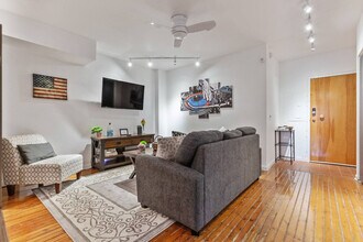 219 Vine St in Philadelphia, PA - Building Photo - Building Photo