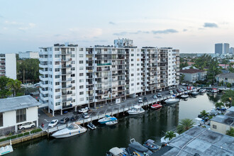 Coral Isle East & West in North Miami Beach, FL - Building Photo - Building Photo