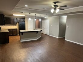 165 Oakview Ct in Longview, TX - Building Photo