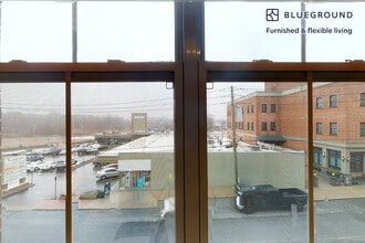 332 Halstead Ave in Harrison, NY - Building Photo - Building Photo