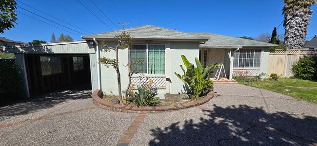 property at 4947 San Pablo Dam Rd