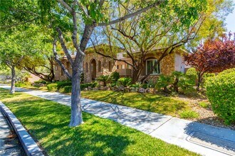 2960 American River Ln in Las Vegas, NV - Building Photo - Building Photo