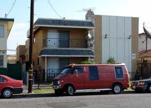 4367 W 142nd St in Hawthorne, CA - Foto de edificio - Building Photo