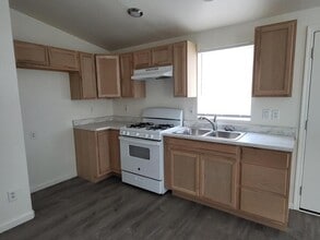 3974 E Shaeffer Ave in Kingman, AZ - Building Photo - Building Photo