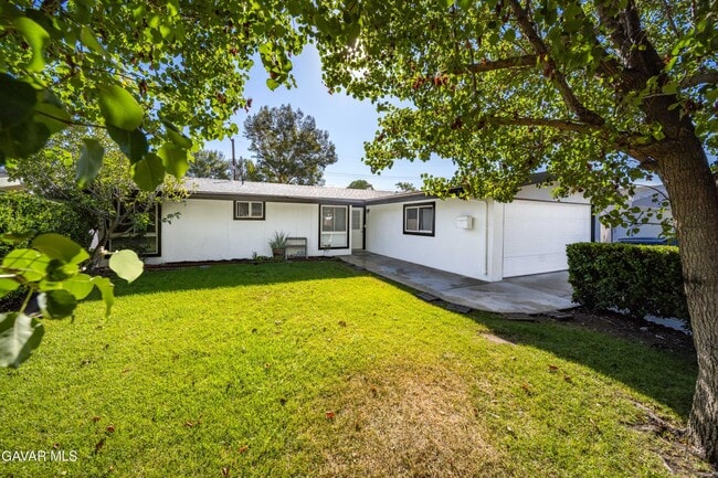 27416 Dewdrop Ave in Santa Clarita, CA - Building Photo - Building Photo