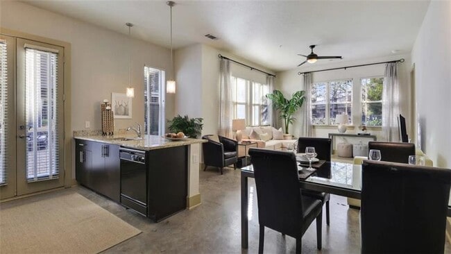 2115 Piedmont Rd NE in Atlanta, GA - Foto de edificio - Building Photo