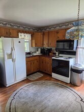 71 Housatonic St, Unit Upper Level in Lenox, MA - Building Photo - Building Photo