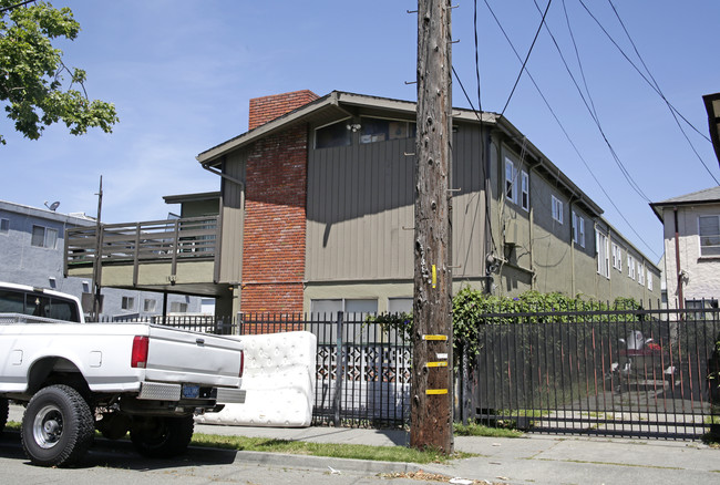 1531 Alcatraz Ave in Berkeley, CA - Building Photo - Building Photo