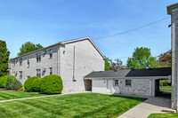 Glanzman Village in Toledo, OH - Foto de edificio - Building Photo