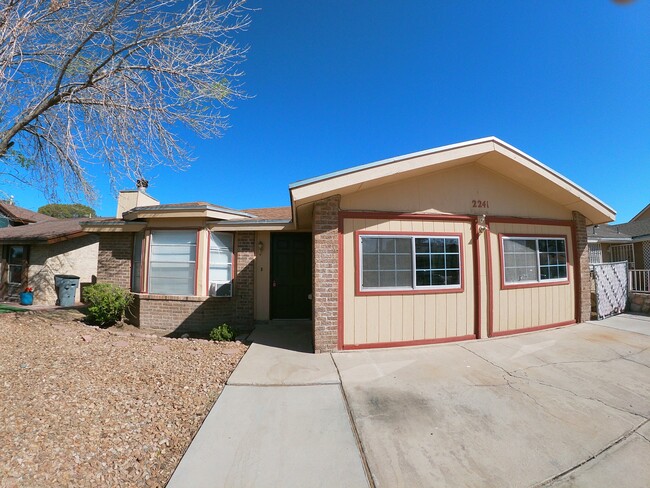 2241 Seagull Dr in El Paso, TX - Building Photo - Building Photo