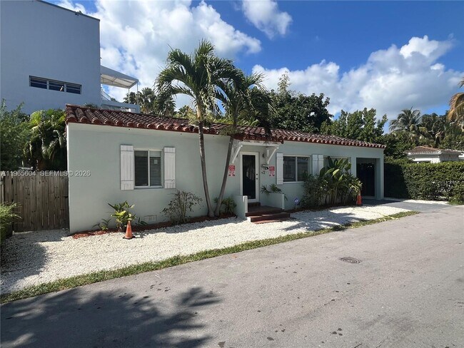 2 Farrey Ln in Miami Beach, FL - Building Photo - Building Photo