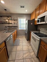 1085 Weathervane Pl in Traverse City, MI - Building Photo - Building Photo