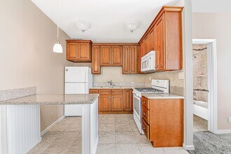 1324 N Peterson Ave in Long Beach, CA - Building Photo - Building Photo