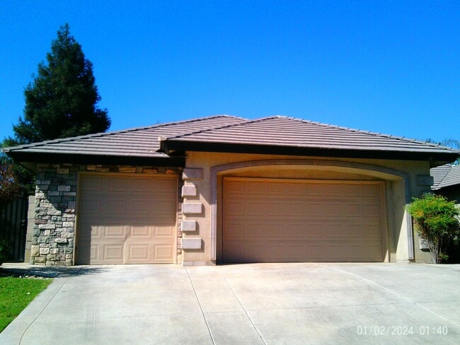 4401 Cron Way in Bakersfield, CA - Building Photo - Building Photo