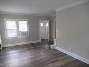 1071 Quilliams Rd in Cleveland Heights, OH - Building Photo - Building Photo
