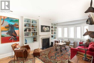 9 Indian Valley Crescent in Toronto, ON - Building Photo - Building Photo