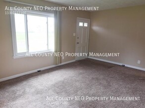 844 Reed Ave in Akron, OH - Foto de edificio - Building Photo