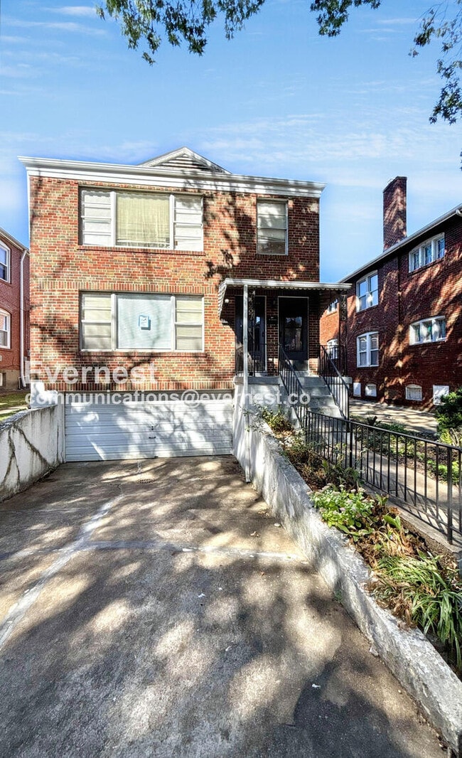 7337 Dartmouth Ave