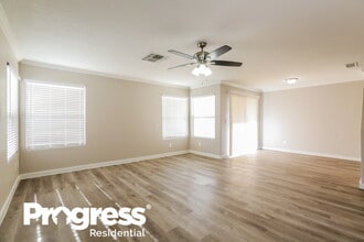 6373 Rose Tree Ln in Las Vegas, NV - Building Photo - Building Photo