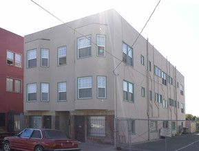 1530-1534 8th Ave in Oakland, CA - Foto de edificio - Building Photo