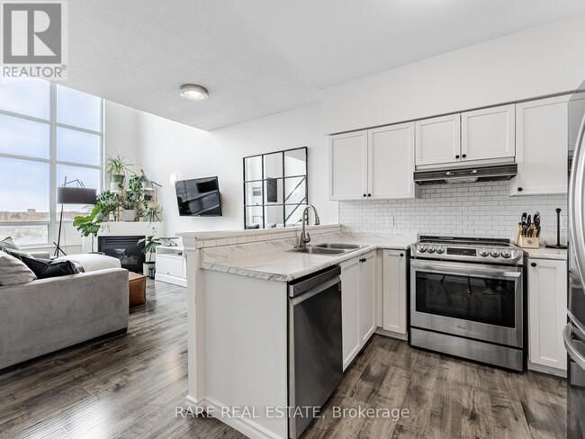 200-200 Manitoba St in Toronto, ON - Building Photo - Building Photo