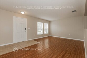 6954 Lake Eaglebrooke Dr in Lakeland, FL - Foto de edificio - Building Photo