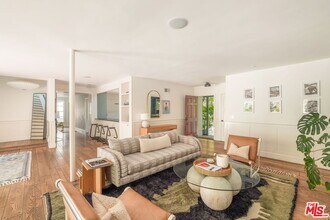 2015 Nichols Canyon Rd in Los Angeles, CA - Building Photo - Building Photo