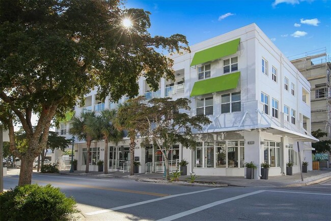 427 Central Ave in Sarasota, FL - Foto de edificio - Building Photo