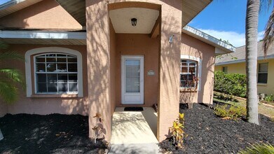1588 Fawnwood Cir in Sarasota, FL - Building Photo - Building Photo