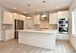 40 Fullin Rd in Norwalk, CT - Building Photo - Building Photo