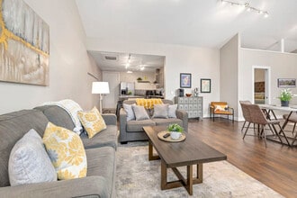 465 S Locust Ave in Fayetteville, AR - Building Photo - Building Photo