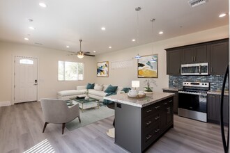 21570 Birch Canyon Way in Santa Clarita, CA - Building Photo - Building Photo