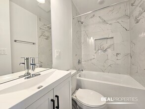438 W Belden Ave in Chicago, IL - Building Photo - Building Photo