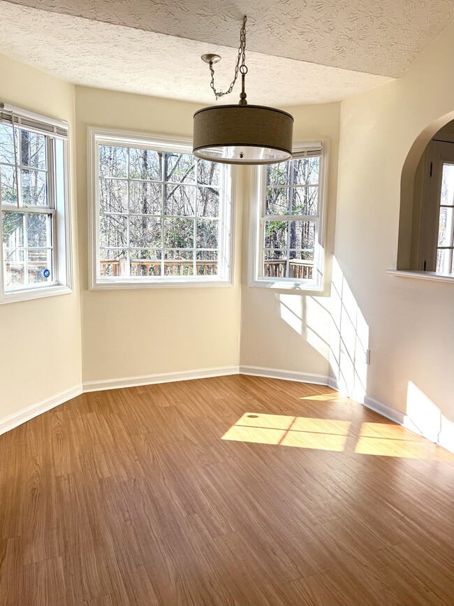 106 Wesley Way in Commerce, GA - Building Photo - Building Photo