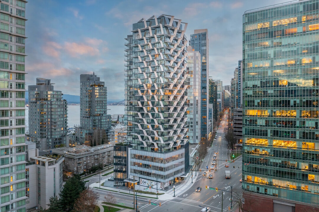 1575 Georgia St W in Vancouver, BC - Building Photo