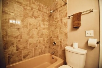 3512 Dodge St in Omaha, NE - Building Photo - Building Photo